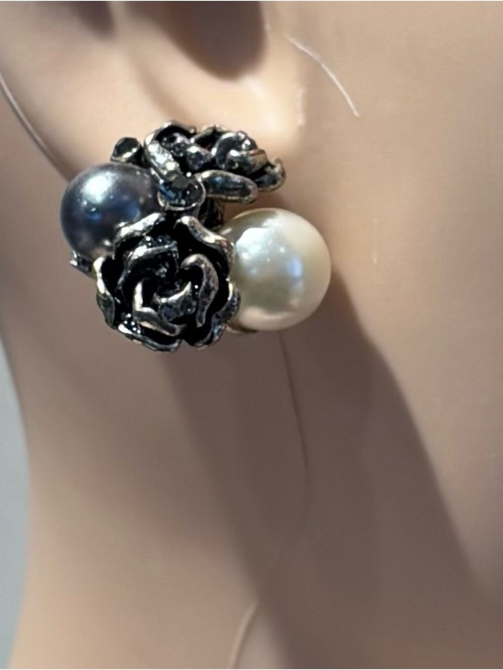 Mid-Century Modern Silver Tone Rose & Faux Pearl Cluster Stud Earrings - Picture 3 of 9
